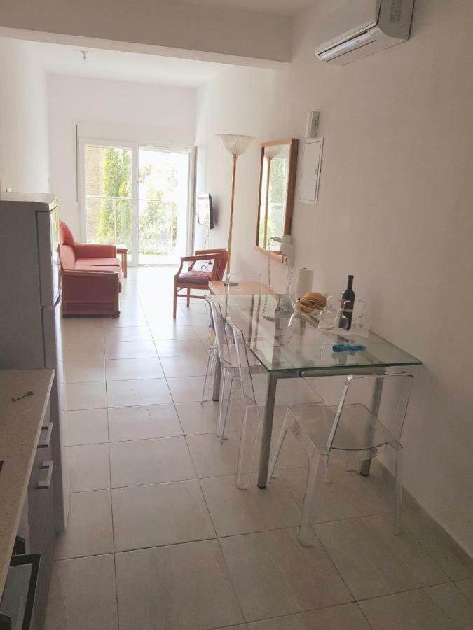 Paphos Apartments ภายนอก รูปภาพ