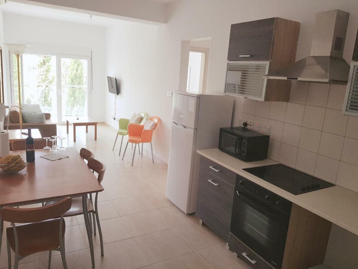 Paphos Apartments ภายนอก รูปภาพ