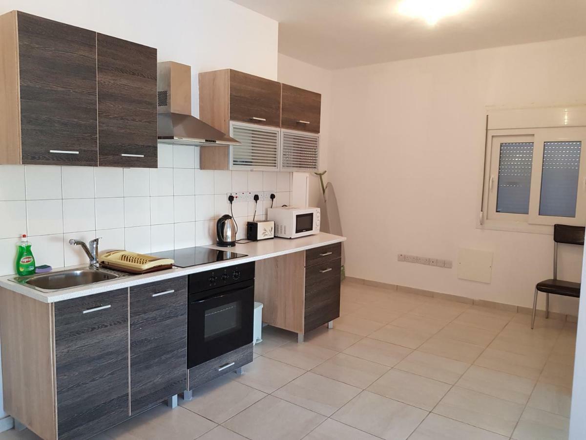 Paphos Apartments ภายนอก รูปภาพ